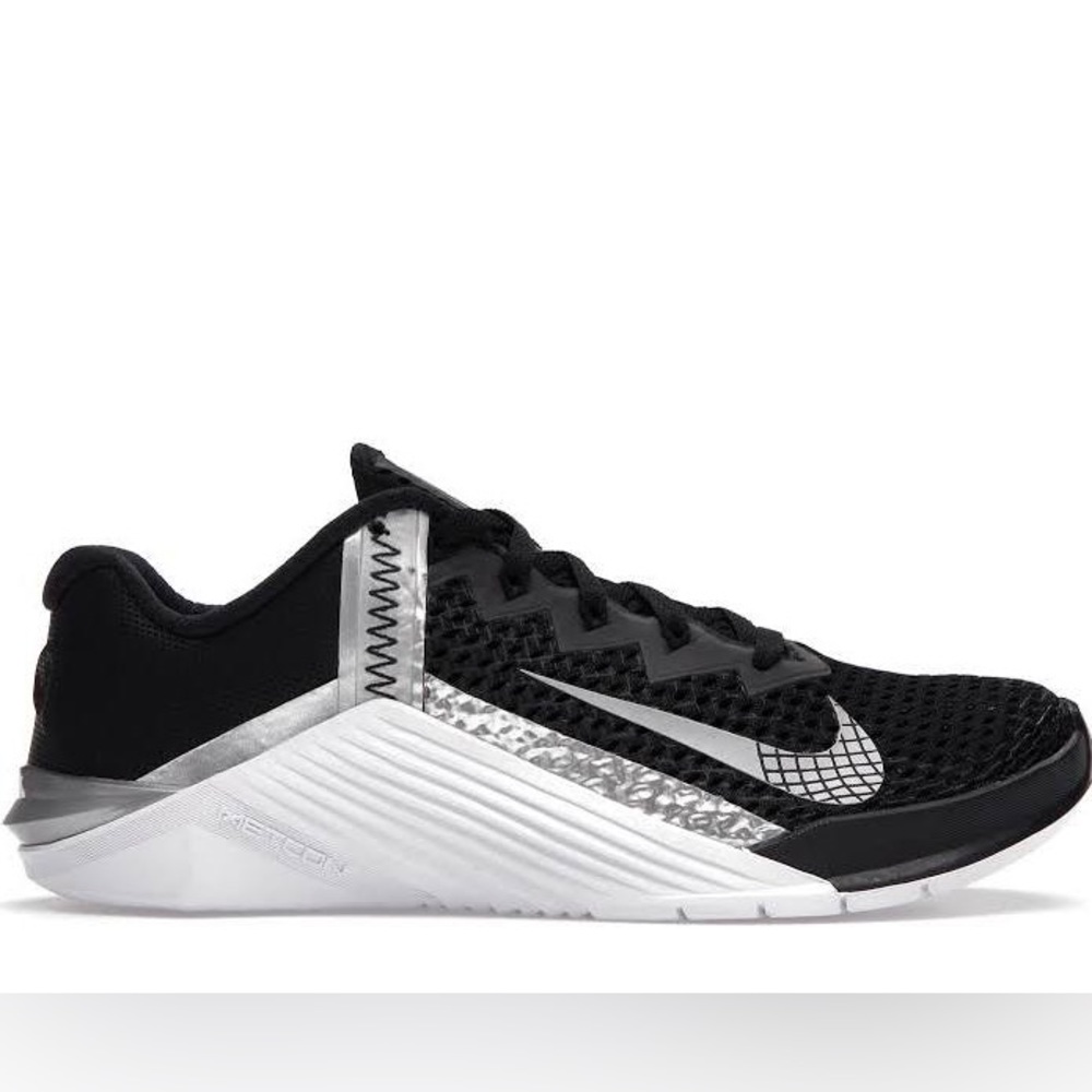 Nike Metcon 6 - Women’s (worn once!)